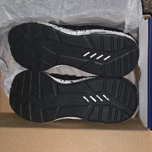 NIB ASICS HYPERGEL JENZEN BLACK/OPAL GREEN/WHITE RUNNING SHOES SZ 8 - Picture 2 of 3